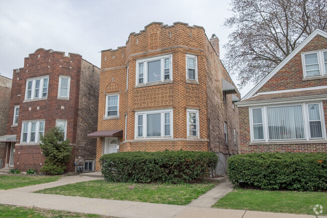 Building Photo - 5445 W 64th St Rental