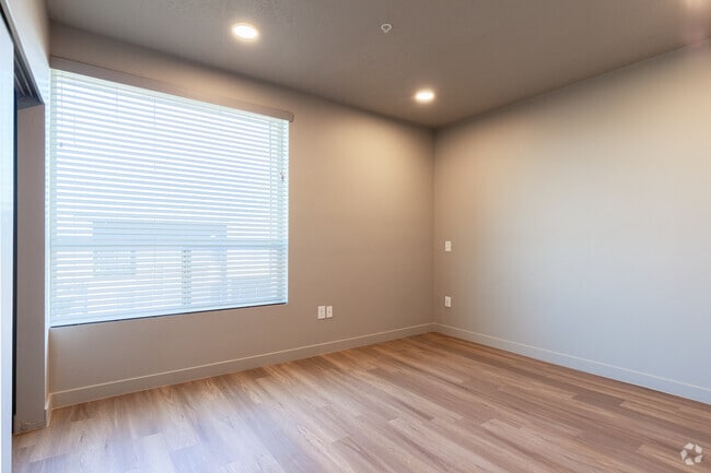 Studio, 1BA - 286SF
