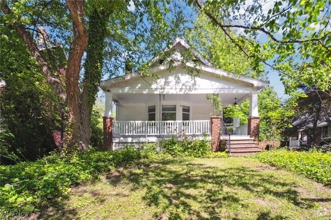 Building Photo - 1507 Crest Rd Rental
