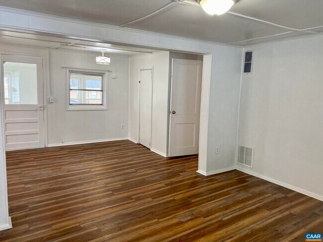 Photo - 520 Pine Ave Unit 6