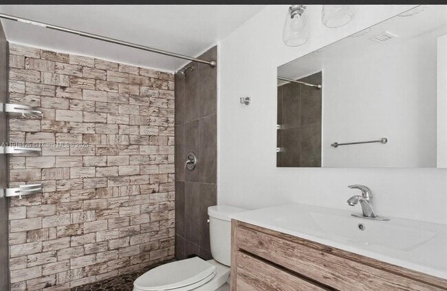 Photo - 2020 NE 135th St Unit 404