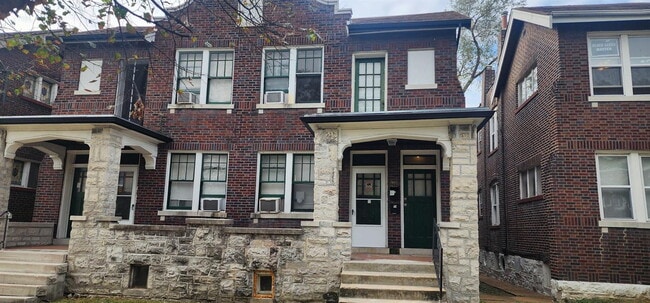 ** MOVE IN SPECIAL**
Historic South City Living