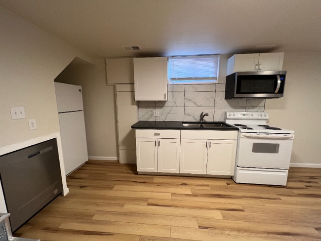 Photo - Spacious One Bedroom Ready Now! Unit B