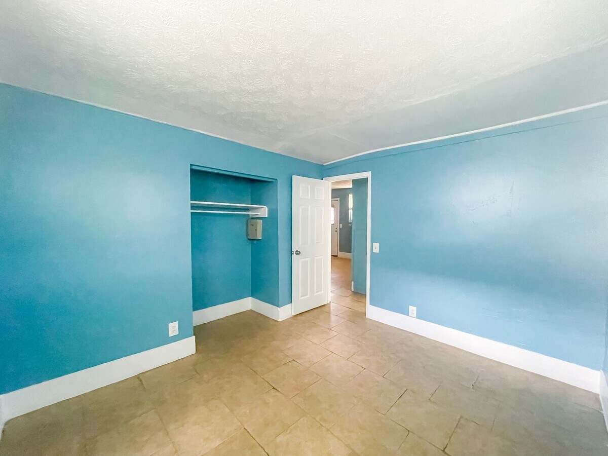 Photo - EAVERSON Unit 745-3