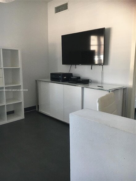 Photo - 1600 Euclid Ave Unit 104