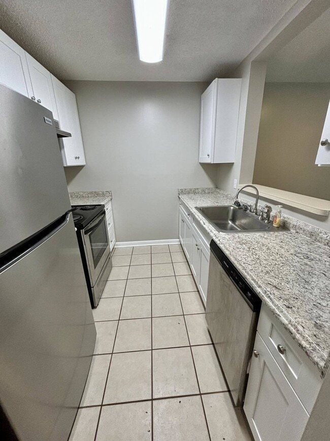 Photo - 133 Candlebrook Dr