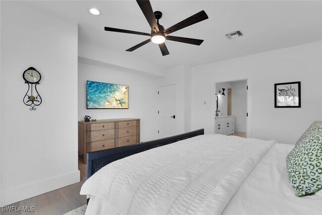 Photo - 215 Mooring Line Dr