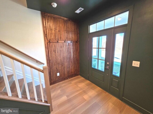 Photo - 4254 Frost St