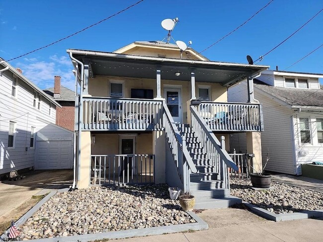 Building Photo - 105 N Richards Ave