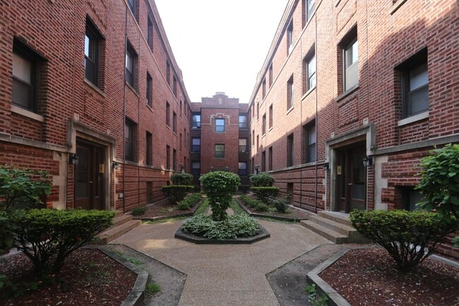 Building Photo - 931 W Sunnyside Ave Rental