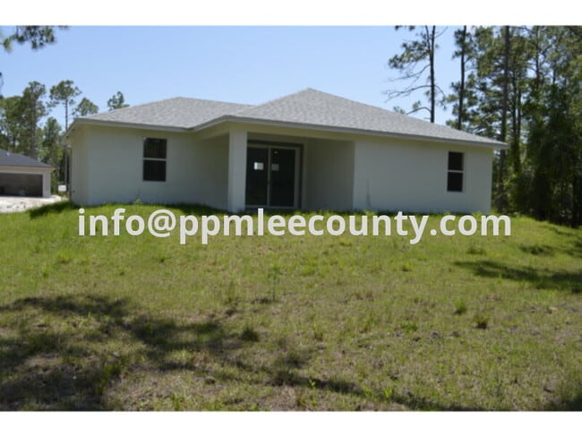Photo - Small Pet-Friendly!  Nearly New Constructi...