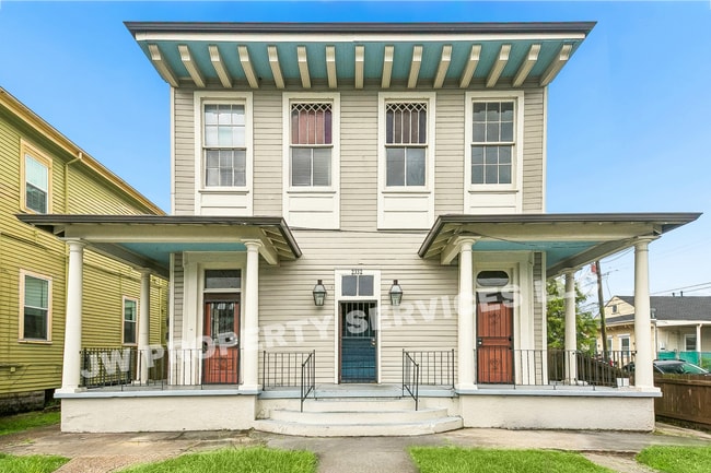 Building Photo - 2332 Ursulines Ave Unit A