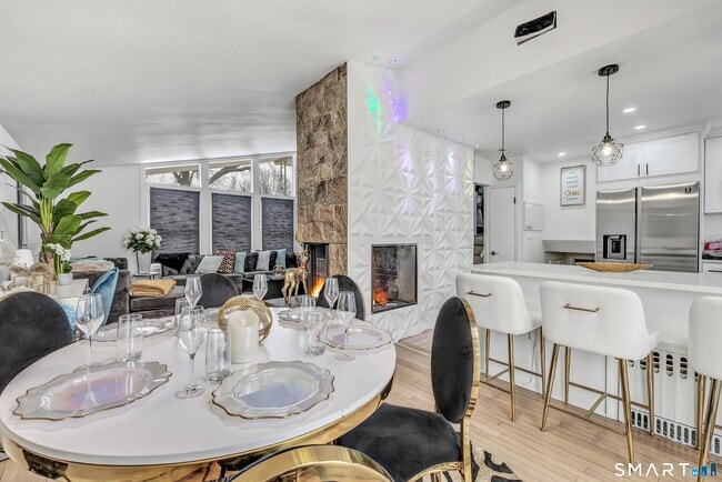 Photo - 110 Grenelle St