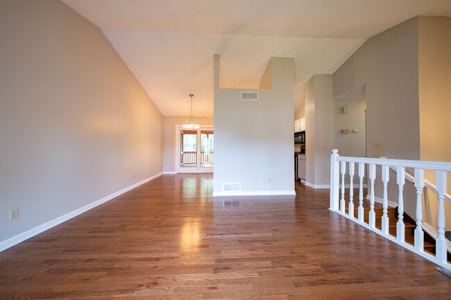 Photo - 3688 Falcon Way