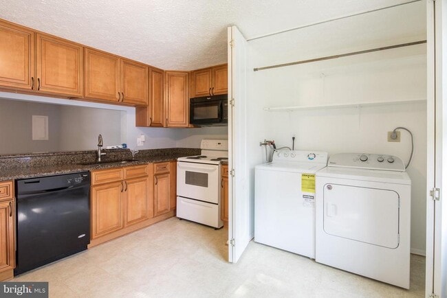 Photo - 8334 Windfall Rd