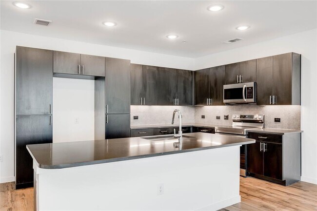 Photo - 4801 Springdale Rd Unit 1307