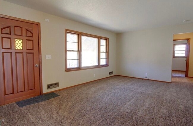 Photo - 109 Strese Ln