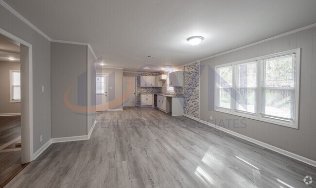 Building Photo - Upgraded Comfort: Charming 3-Bedroom in Du... Rental