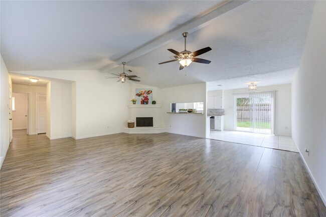 Photo - 950 Grand Jct Dr