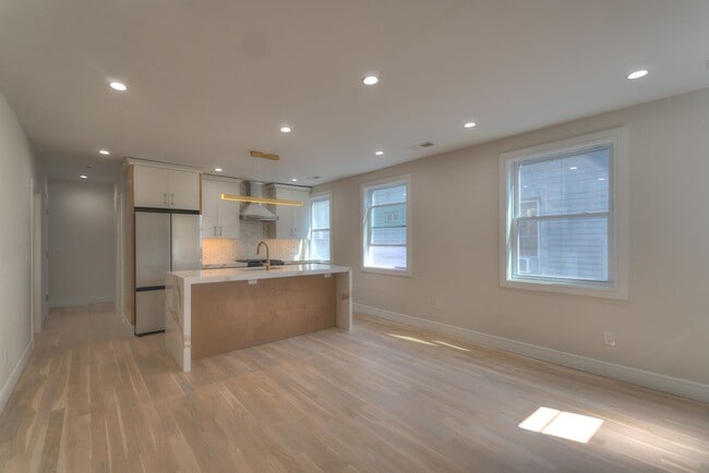 123 Winchester Ave Unit 2- Duplex
