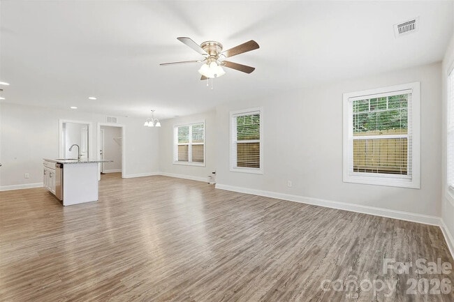 Photo - 4221 E End St