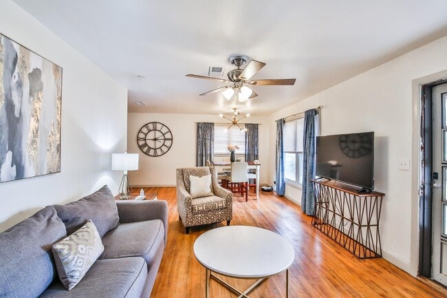 Photo - 3011 45th St