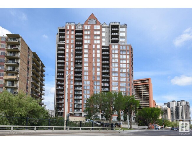Extérieur - 9020 Jasper Av NW Unité 606