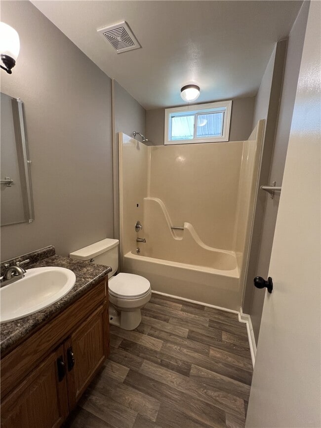 Photo - 107 Sycamore Ln