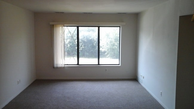 Photo - Trojan Manor Apartments