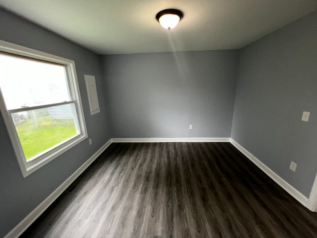 Photo - 220 Locust Ln