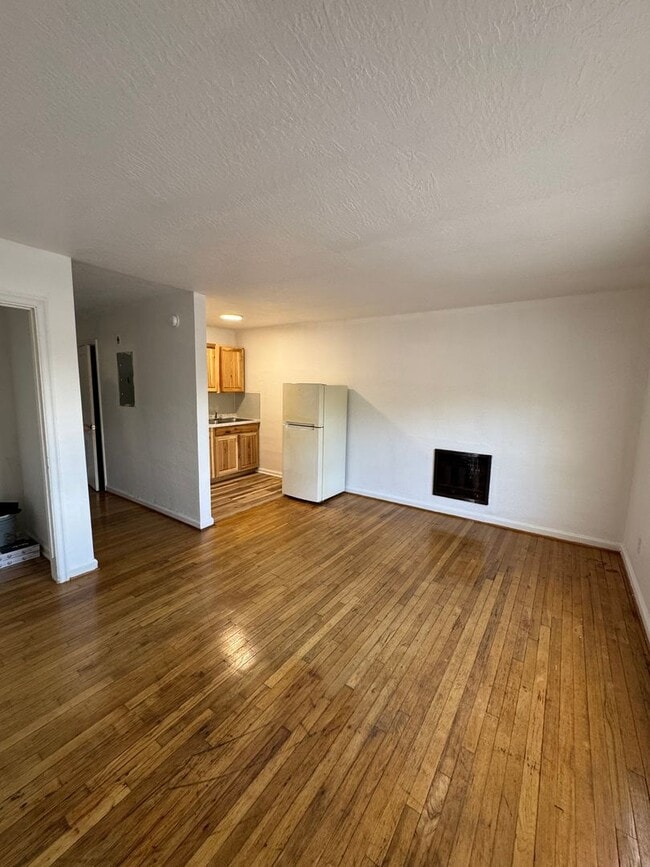 Photo - DEMJ620 Unit #6