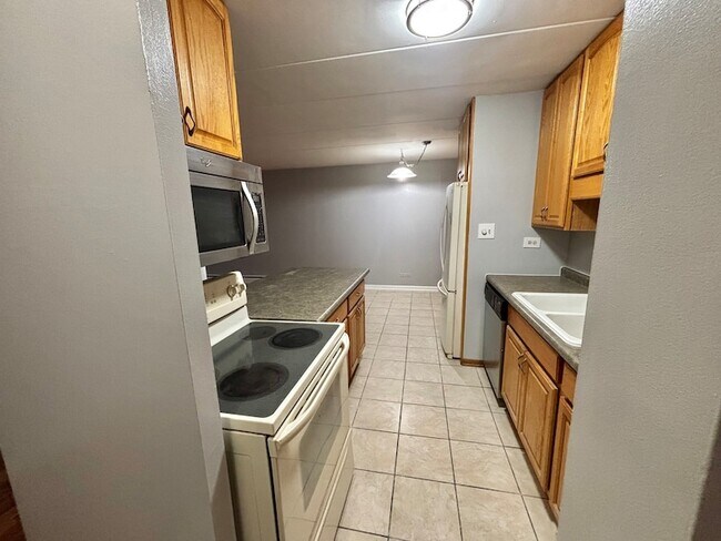 Photo - 18 E Old Willow Rd Unit 425N