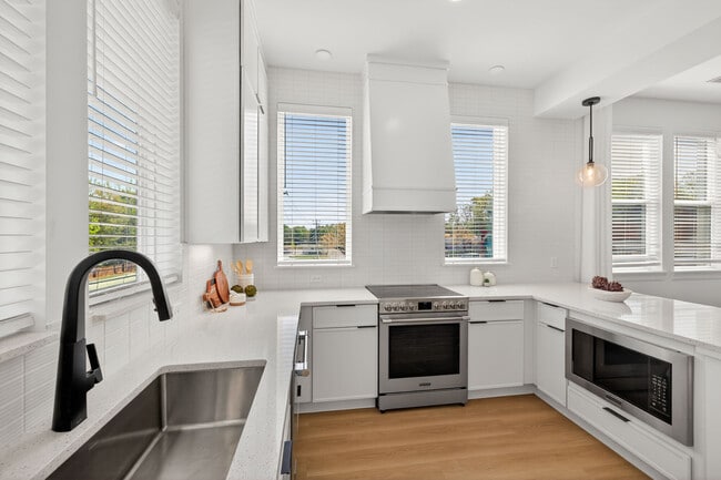 Ballantyne Townhomes at Elm