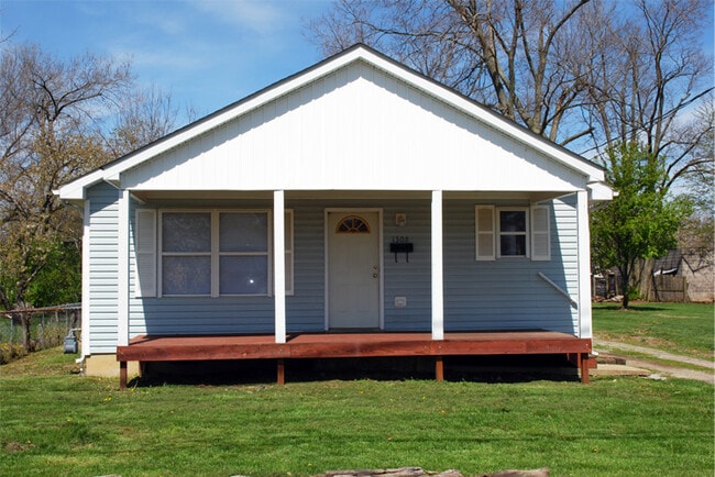 Building Photo - 1305 Stanley Ave Rental