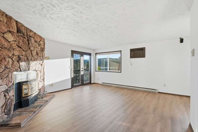 Photo - 820 S Liberty Dr