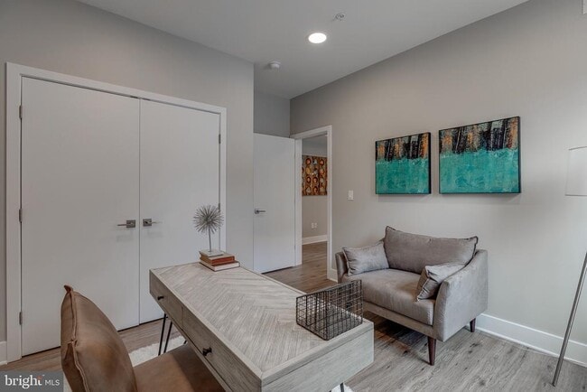 Photo - 1952 Bryn Mawr Ave