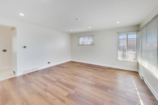 Photo - 4908 Carol St