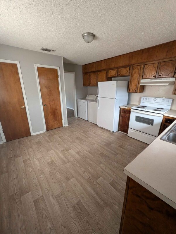 Photo - 1303 Brown Dr Unidad D