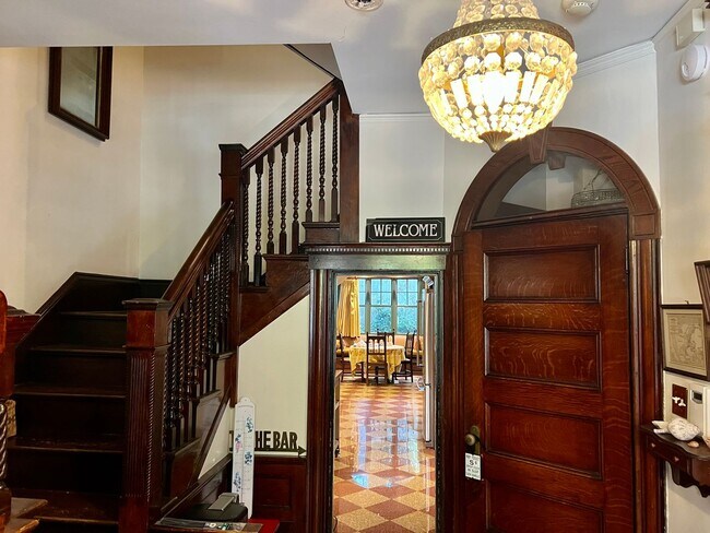 Photo - Washington St (684 Washington St, Brookline) Unit Upstairs