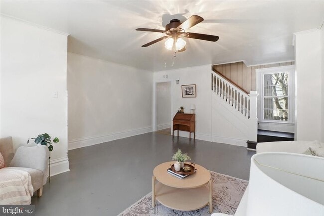 Photo - 819 E Marion St