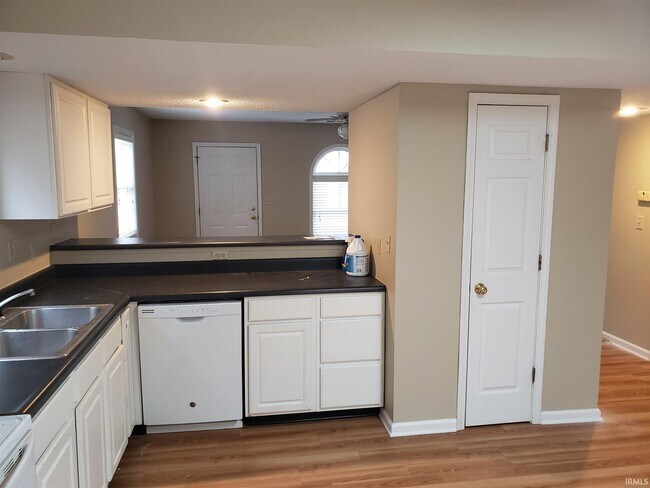 Photo - 2647 E Olson Dr