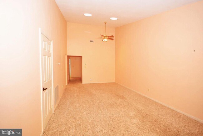 Building Photo - 928 Beacon Way Rental
