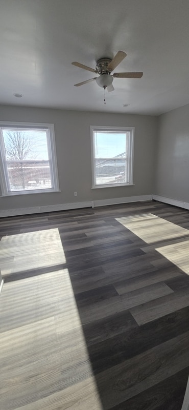 Photo - 822 E River Dr