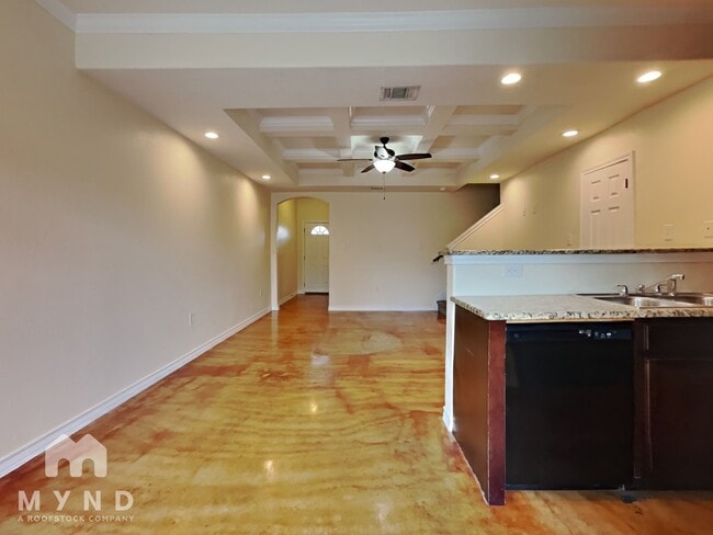 Photo - 6415 Melanzane Ave Unidad 6