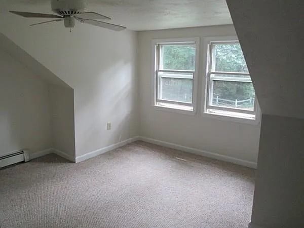 Living room - 22 Lakeview Ave Unit 2