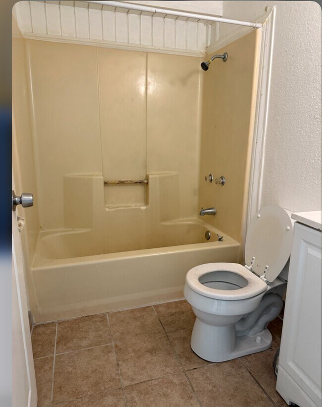 Photo - 370 E Bowie Ave Unit D