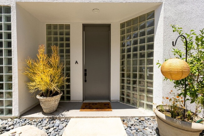 Photo - Stylish End-Unit Townhome in Prime Santa Monica | Private Rooftop Deck & Bonus Room Unit Apt A