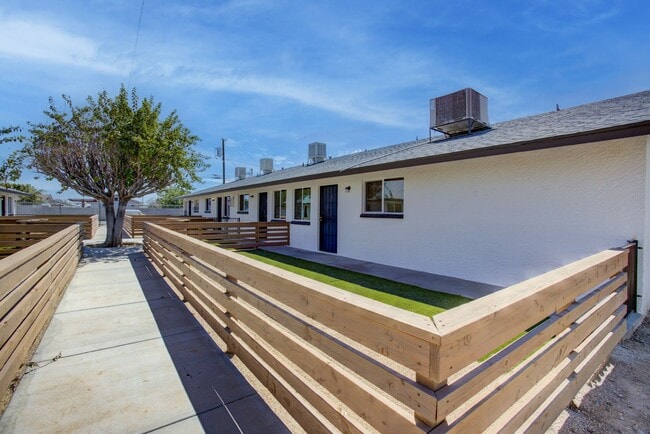 Building Photo - West Edge @ Thunderbird Rental