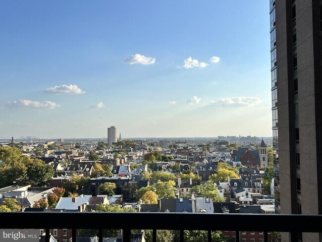 Photo - 233 S 6th St Unidad 1312B