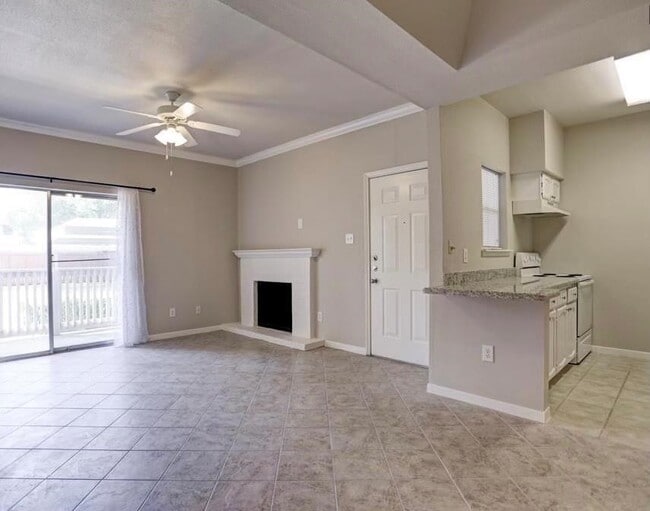 Photo - 4041 Drake St Unit 116